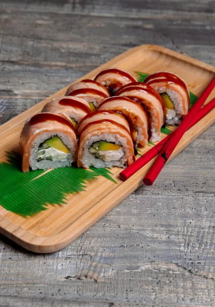 Flamed Salmon Roll
